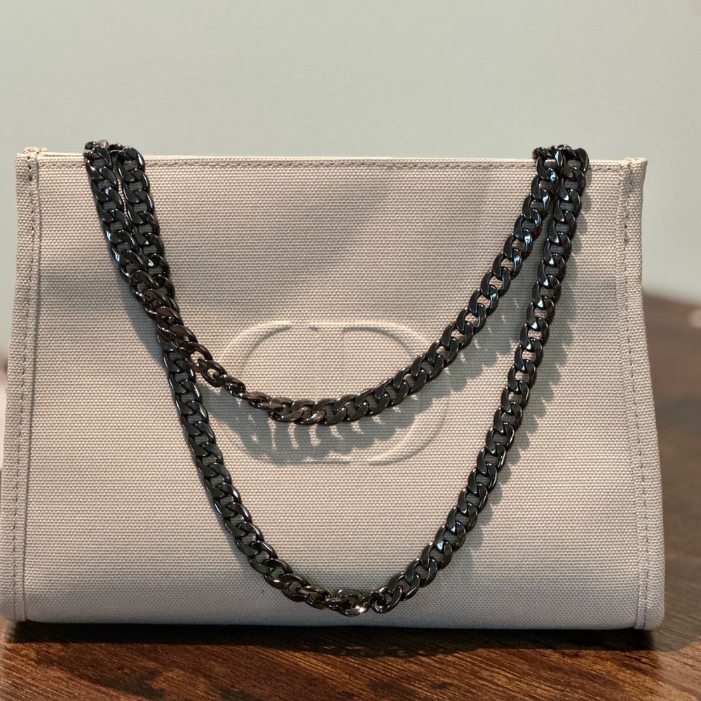 Gun metal black  48” chain strap- boutique - Picture 4 of 5
